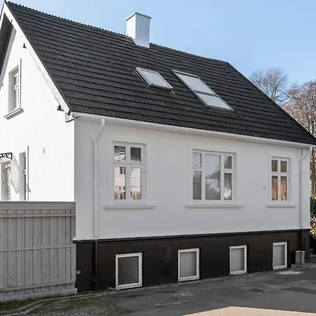 Villa I